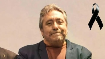 Un docente universitario bajó a cambiar una rueda en medio de la ruta y murió tras ser atropellado por un camión