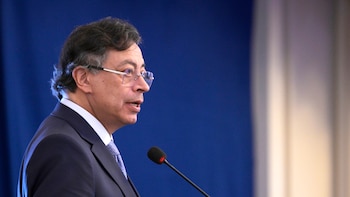 Petro arremetió contra generadoras de energía y lanzó dura advertencia: pidió quitar beneficios a “poderosos” para enfrentar la crisis económica
