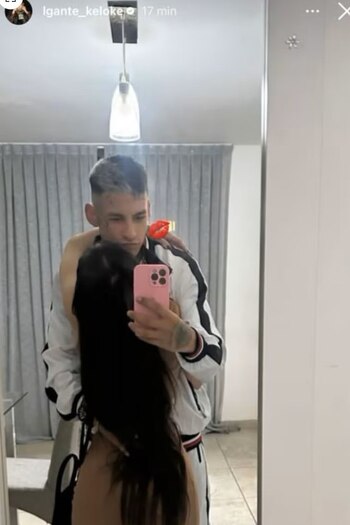 L-Gante mostró una foto con una joven morocha que podría ser Agustina Flores, exnovia de El Noba (Instragram)