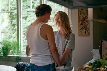 Charlie Gustafsson como Samuel y