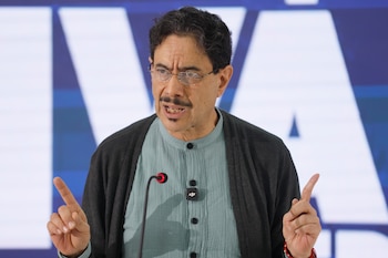 Iván Cepeda destacó el respaldo obtenido durante la jornada electoral, afirmando que lo sucedido refleja la necesidad e intensidad del debate nacional para el futuro de Colombia - crédito Carlos Ortega/EFE