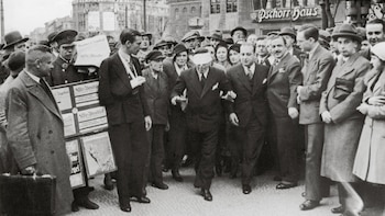 Erik Jan Hanussen en una