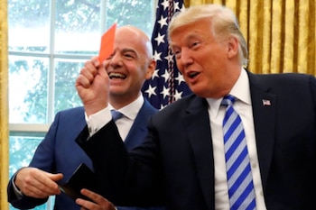 El presidente de la FIFA, Gianni Infantino, junto a el presidente de Estados Unidos, Donald Trump