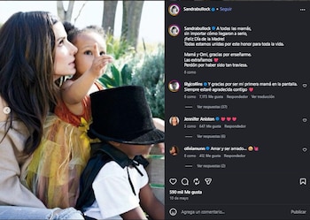 Sandra Bullock celebró el Día de las madres recordando la infancia de sus hijos. (Instagram)