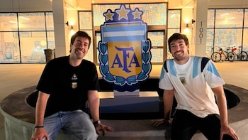 Los hermanos cordobeses Willy Magia y Gastón Massa llevaron su talento hasta la concentración argentina