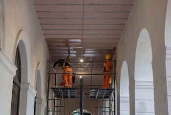 Las técnicas constructivas documentadas en el estudio del INTI reflejan la transición entre dos épocas