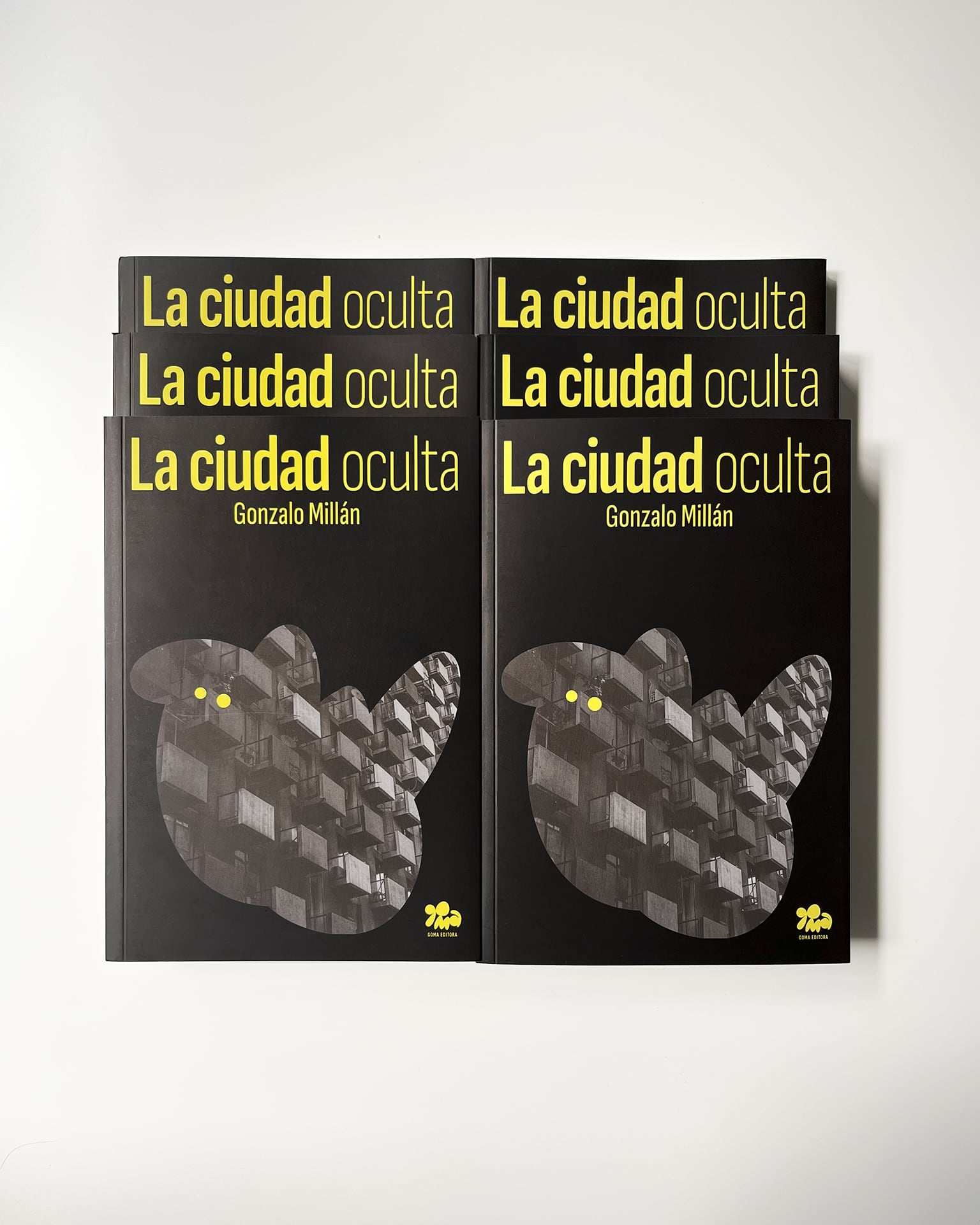 La editorial ha recibido premios como el Fondo Nacional de las Artes y apoyos institucionales que avalan su labor en la edición independiente y la traducción de obras