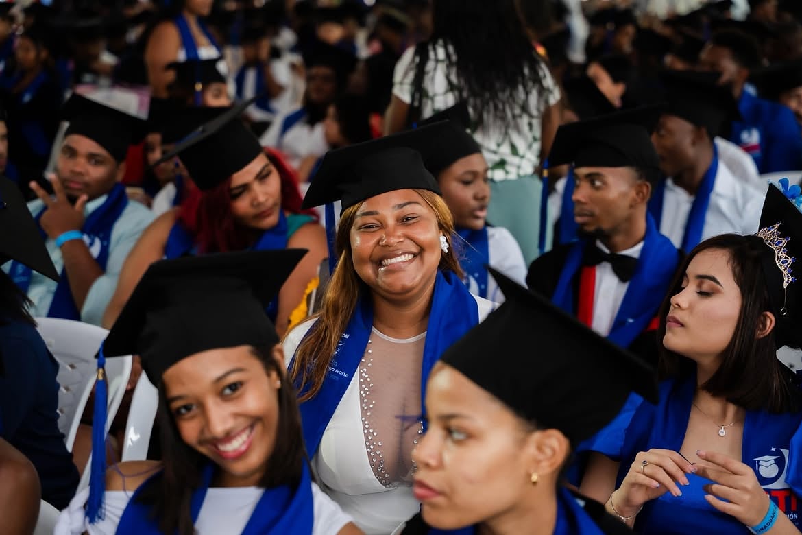 Las 800 nuevas becas elevan a 37,025 los cupos de formación tecnológica otorgados por el Gobierno dominicano a través del ITLA. (Foto cortesía Instituto Tecnológico de Las Américas (ITLA))