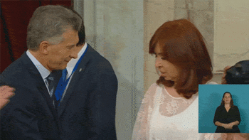 El frío saludo entre Mauricio