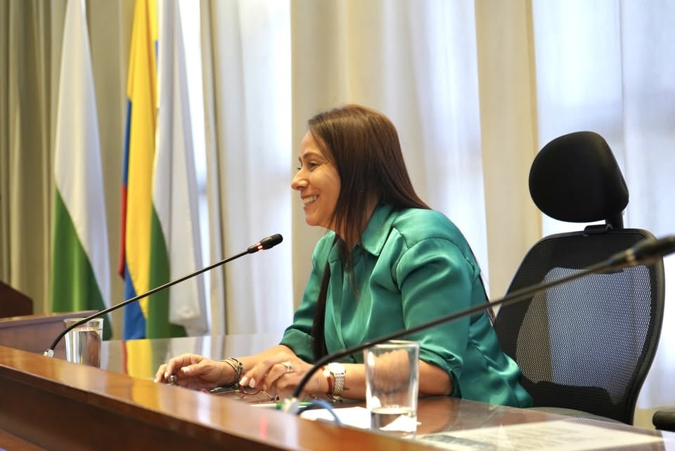 La concejala Claudia Carrasquilla exigió respuestas al Gobierno nacional sobre las actividades de los presos en la cárcel de Itaguí - crédito @claudiacarrasq/Facebook