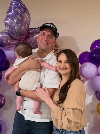 Gypsy Rose Blanchard y Ken Urker basaron sus conversaciones en su hija. (Instagram)