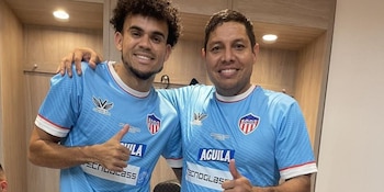 El otrora goleador de Junior de Barranquilla destacó el momento del guajiro en el equipo que dirige Vincent Kompany y que se coronó de forma anticipada como campeón de la Bundesliga - crédito Junior de Barranquilla
