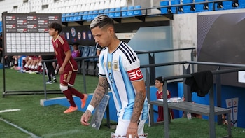 Como Maradona: tiene 16 años y Scaloni lo podría hacer debutar en la Selección en los amistosos previos al Mundial