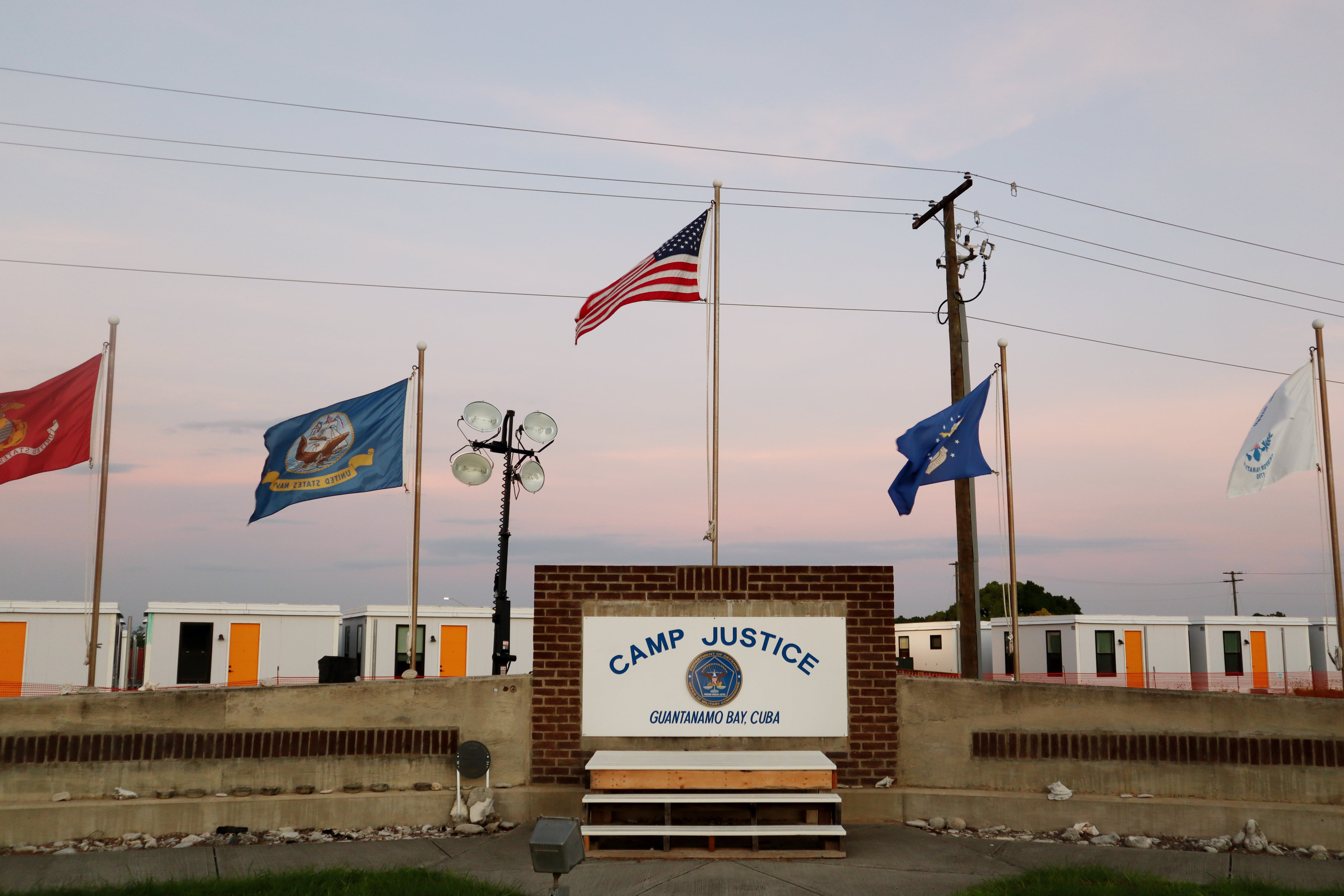 Vista de instalaciones del centro de detención de Guantánamo, la base militar que Estados Unidos mantiene en Cuba (EFE/Marta Garde/Archivo)
