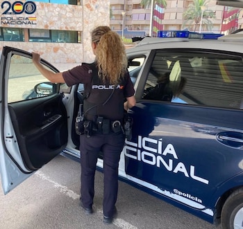 Una agente de la Policía