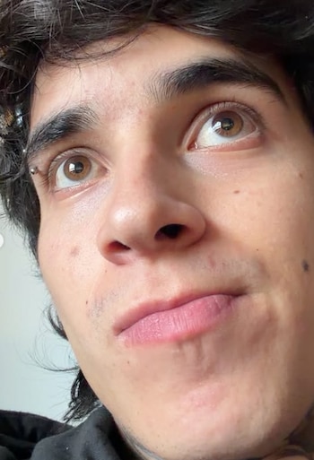 El influenciador publicó un ranking en clave de comedia sobre lugares de la capital donde, según dijo, sería más fácil pasar desapercibido, y la ocurrencia terminó con miles de vistas, bromas y cuestionamientos - crédito @ongarato_o/IG