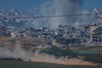 Un portavoz de las Fuerzas de Defensa de Israel (FDI) aseguró que durante los bombardeos de las últimas horas lograron destruir la entrada de un túnel utilizado por el grupo armado cerca de una escuela. (REUTERS/Evelyn Hockstein)