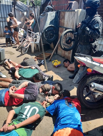 Los detenidos durante el operativo