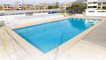 Niños, niñas y adultos mayores