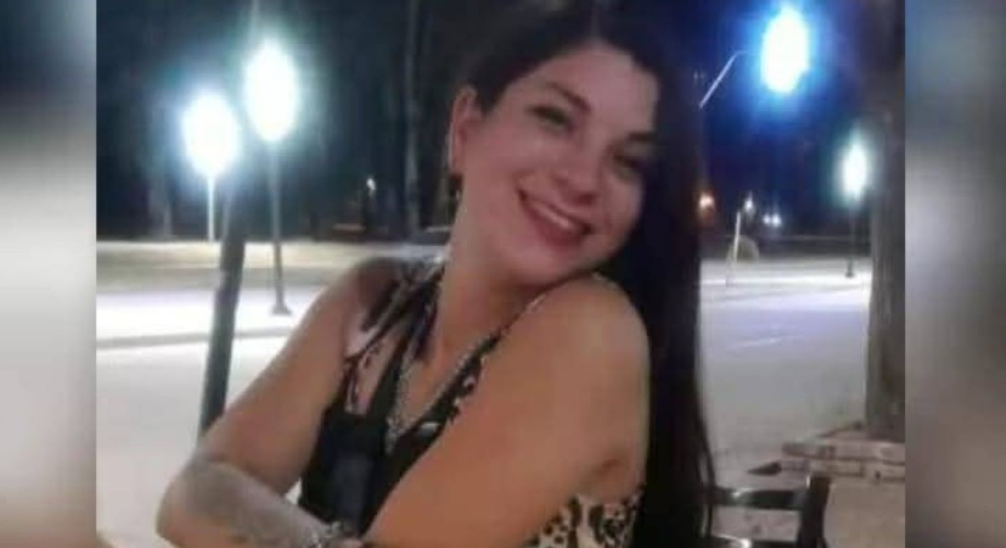 La joven fue vista en un auto con los acusados, previo a que fuera encontrada muerta