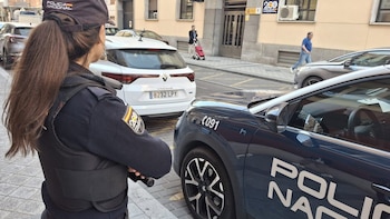 Detienen a un albañil por