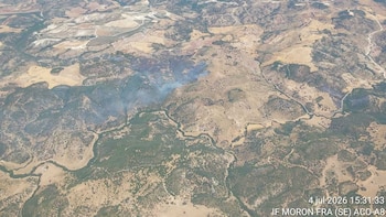 Declarado un incendio forestal en Morón de la Frontera que moviliza a nueve medios aéreos