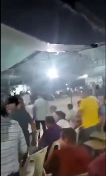 Las personas se levantaron de