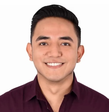 El médico ecuatoriano Christian Alexander