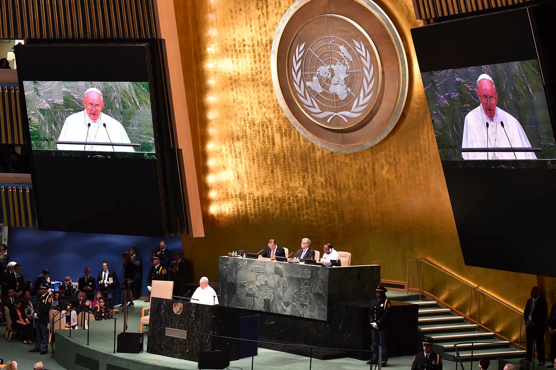 Discurso del papa Francisco ante la Asamblea General de la ONU, en septiembre de 2015, en Nueva York (AFP PHOTO / VINCENZO PINTO)