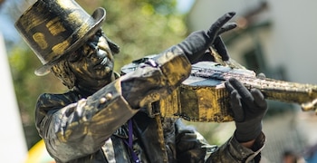 La subdirectora de las Artes,