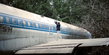 Campbell reparando y limpiando el