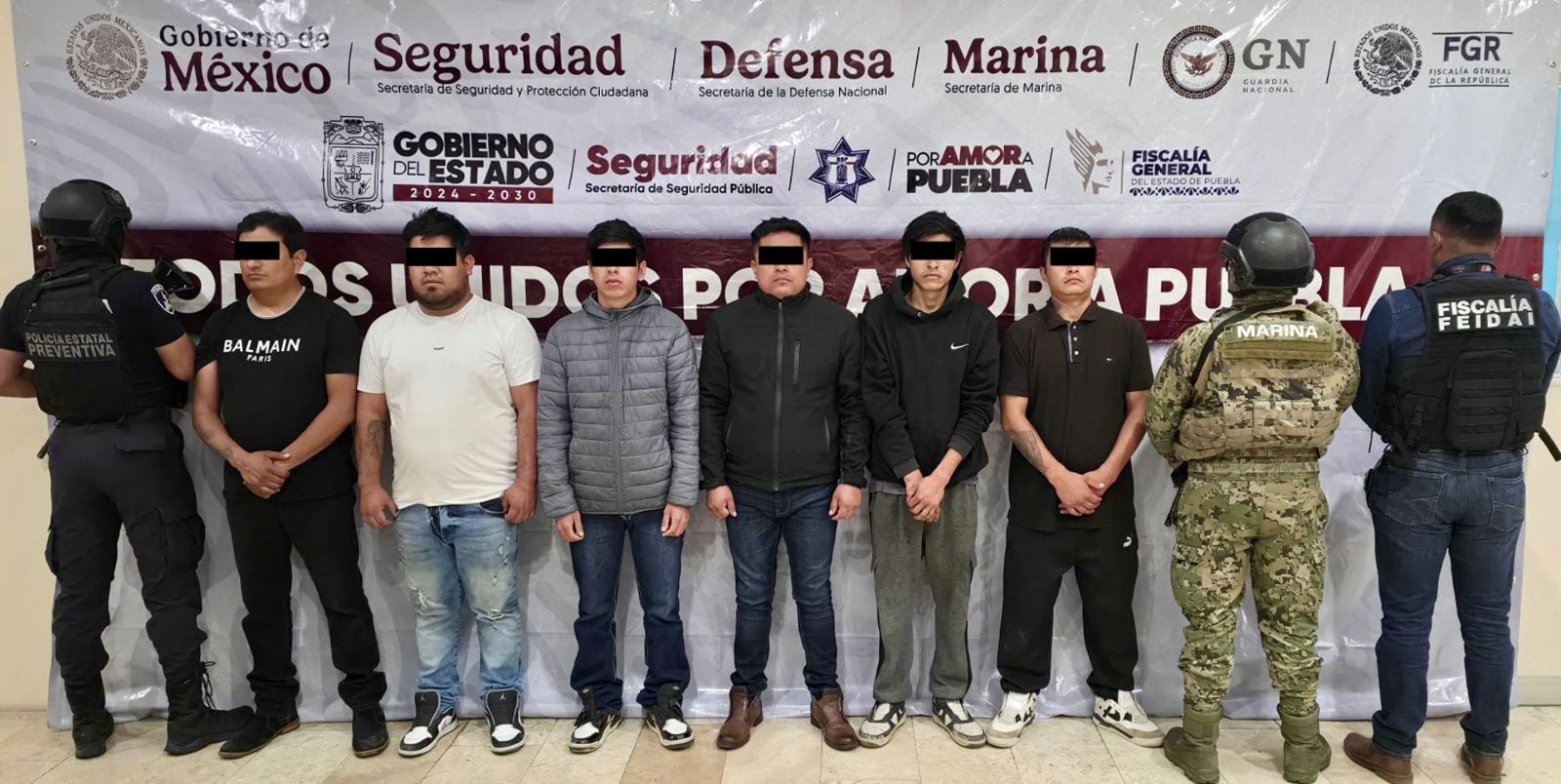 Seis hombres fueron detenidos en San Pablo Xochimehuacan, Puebla, señalados como presuntos integrantes de una célula vinculada con “Los Millonarios”. (Cortesía)