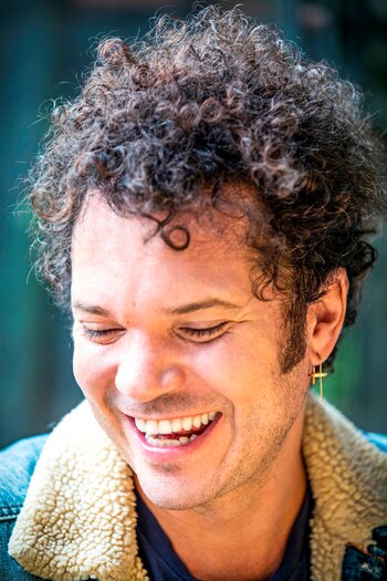 Fotografía cedida por el cantautor