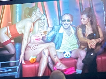 Escena 'censurada' de 'Torrente presidente'. (@Aureli_DelPozo/X)