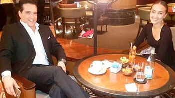 Alexander Johnson y su mujer,