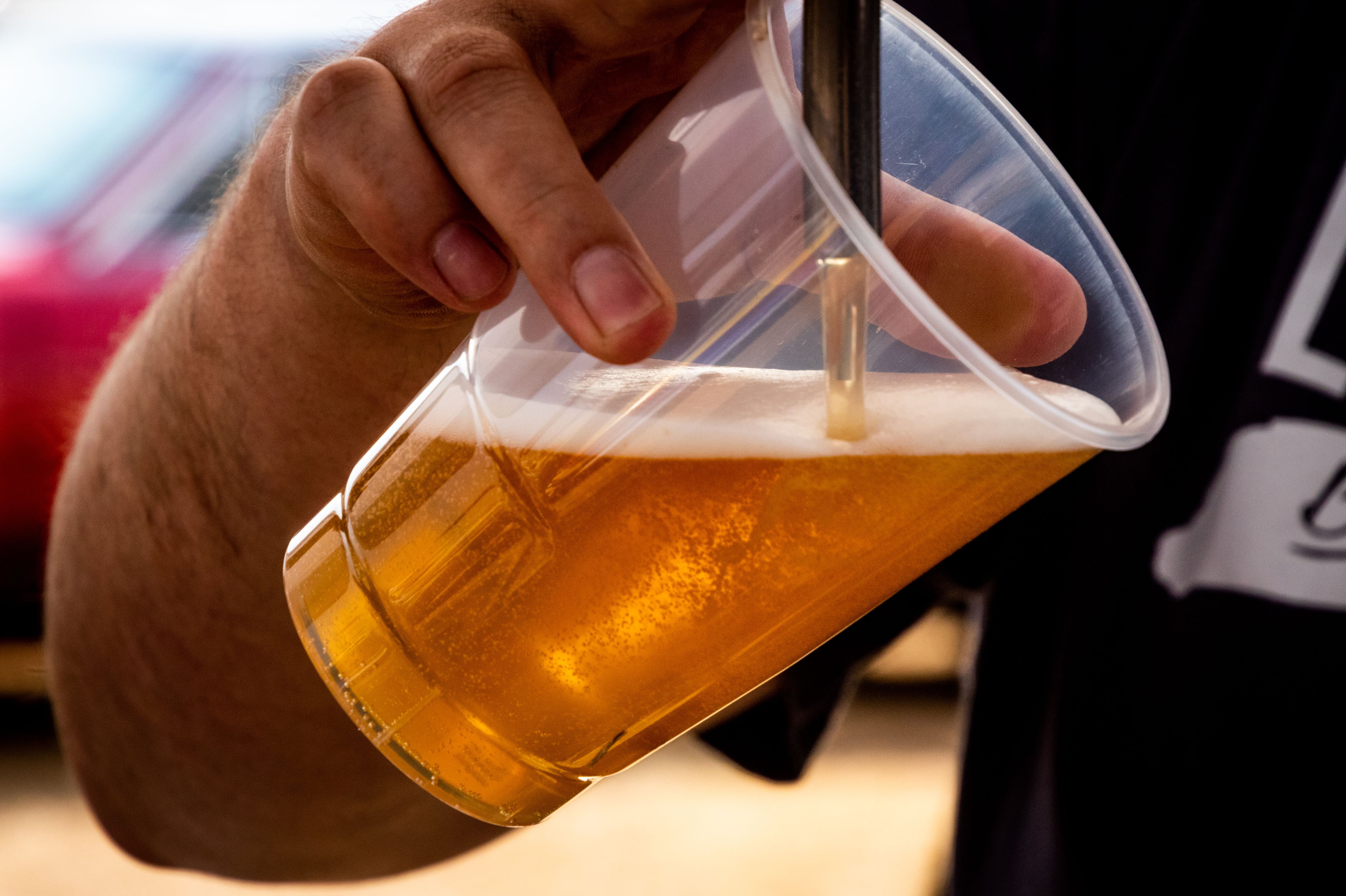 La caída sostenida de la demanda cervecera elevó el peso de los costos fijos en toda la cadena logística del sector