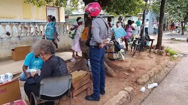 Comerciantes locales denunciaron que inspectores estatales exigen dinero o mercancía a cambio de rebajar las sanciones./ (14ymedio)