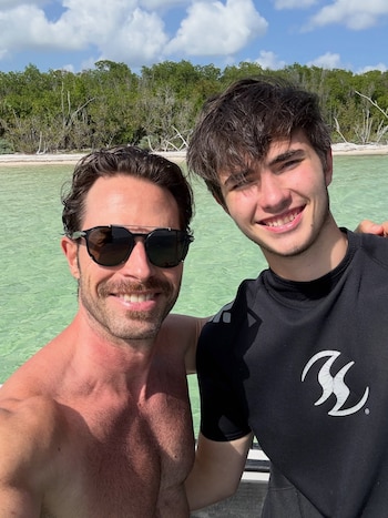 Sebastián Rulli y su hijo Santiago (@sebastianrulli)