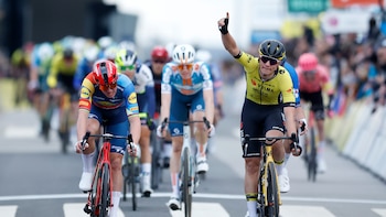 Tres ciclistas colombianos confirman su