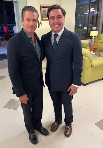 Enrique Peña Nieto en el lobby del Hotel Ixtapan Spas & Resort. (Especial)