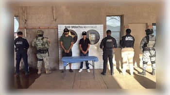 Encuentran a dos menores con Alerta AMBER durante un cateo en Hermosillo: hay dos detenidos incluido el padre