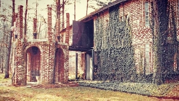 La mansión Corpsewood Manor se