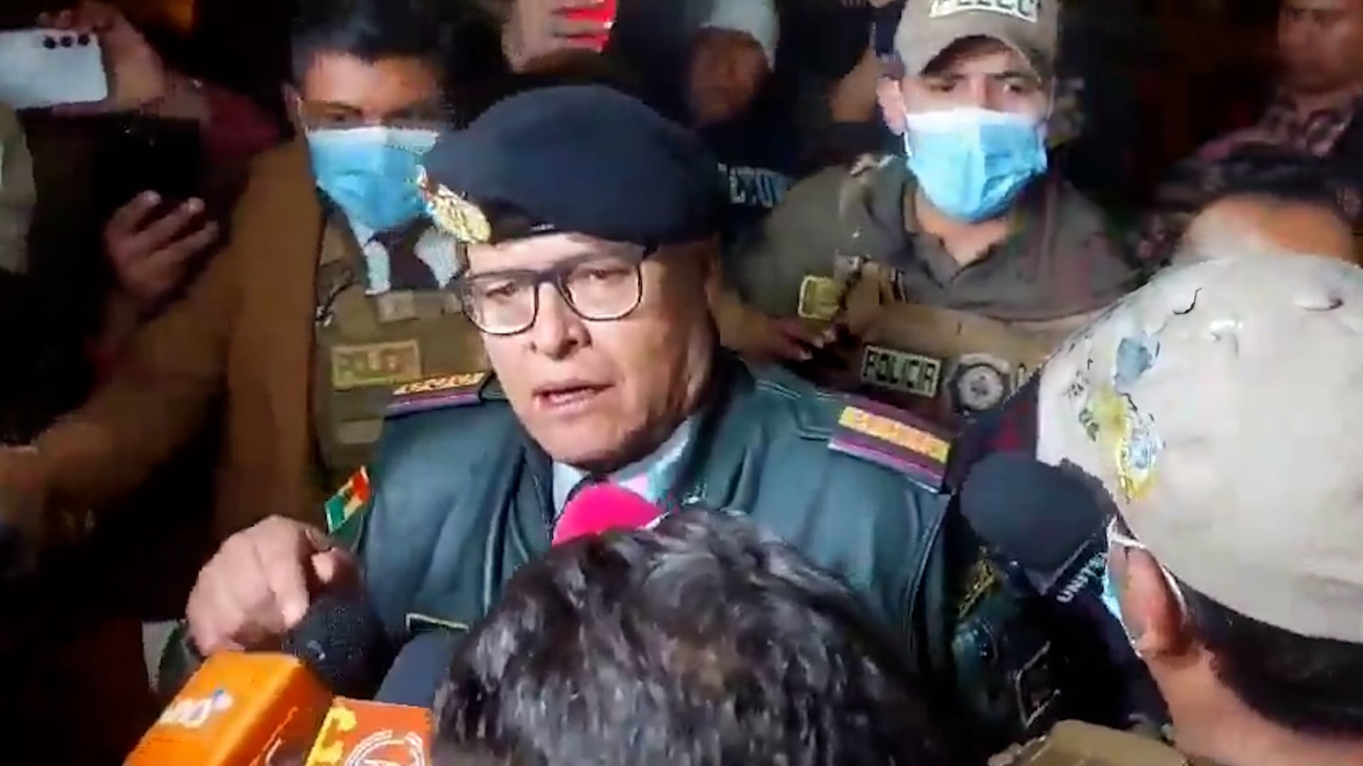 Juan José Zúñiga durante el intento de golpe de Estado antes de ser detenido