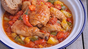 Pollo a la romana: una receta italiana tradicional que está llena de sabor y es muy saciante