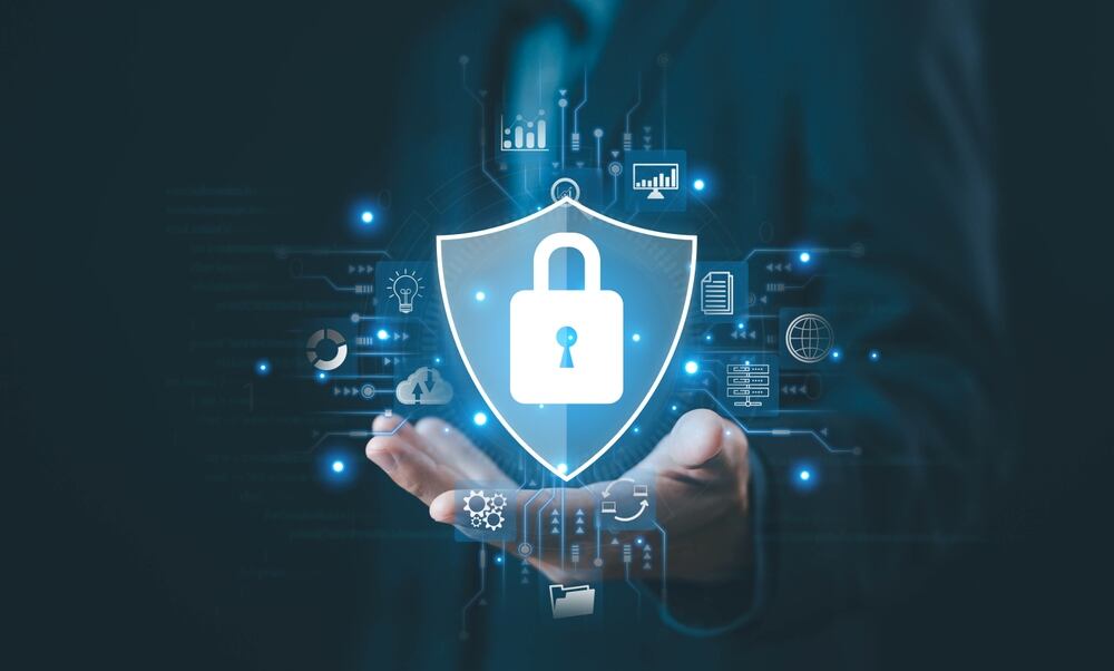 Los firewalls pueden ser de software, hardware o servicios en la nube, adaptándose a diferentes necesidades de seguridad informática. (Foto: Shutterstock)