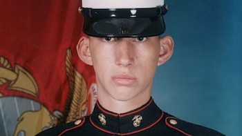 La foto acertijo: ¿Quién es este joven que se hizo marine tras el 11-S y se convirtió en uno de los mejores actores de Hollywood?