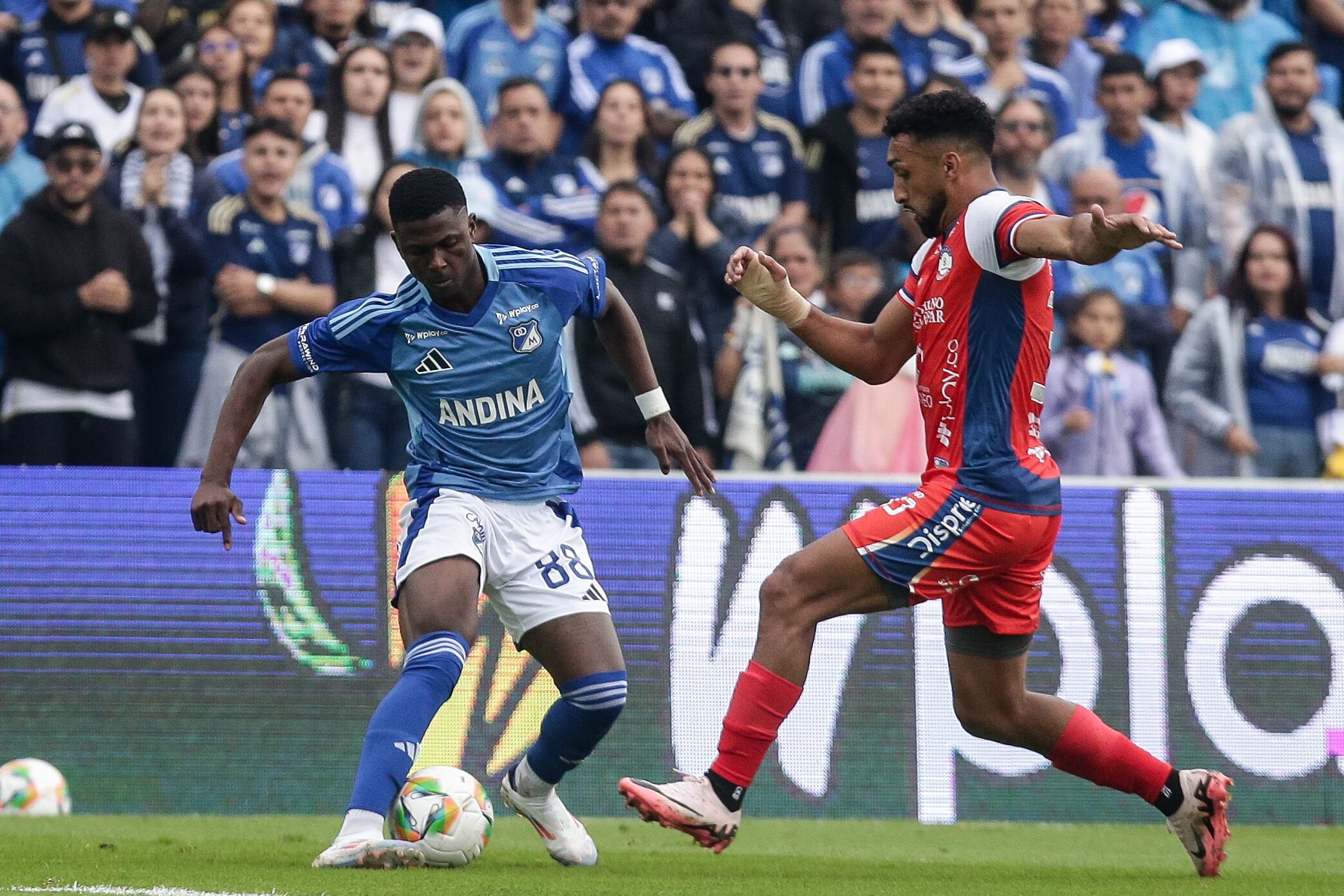 Neiser Villarreal lleva varios meses en proceso de salir de Millonarios, pero por ahora suma minutos para mostrarse a los otros clubes del exterior - crédito Colprensa