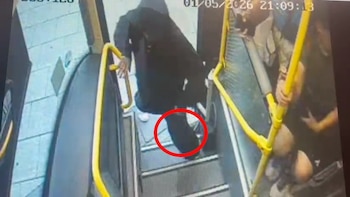 Cuatro detenidos por intentar matar con un machete a un joven en un autobús lleno de pasajeros en Colmenar Viejo (Madrid)