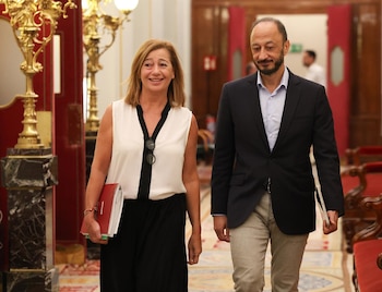 13/10/2026 La presidenta del Congreso, Francina Armengol, y el vicepresidente del Congreso, Alfonso Rodríguez Gómez de Celis, a su llegada a la Mesa de la Diputación Permanente, en el Congreso de los Diputados, a 13 de octubre de 2026, en Madrid (España).
POLITICA
Marta Fernández - Europa Press