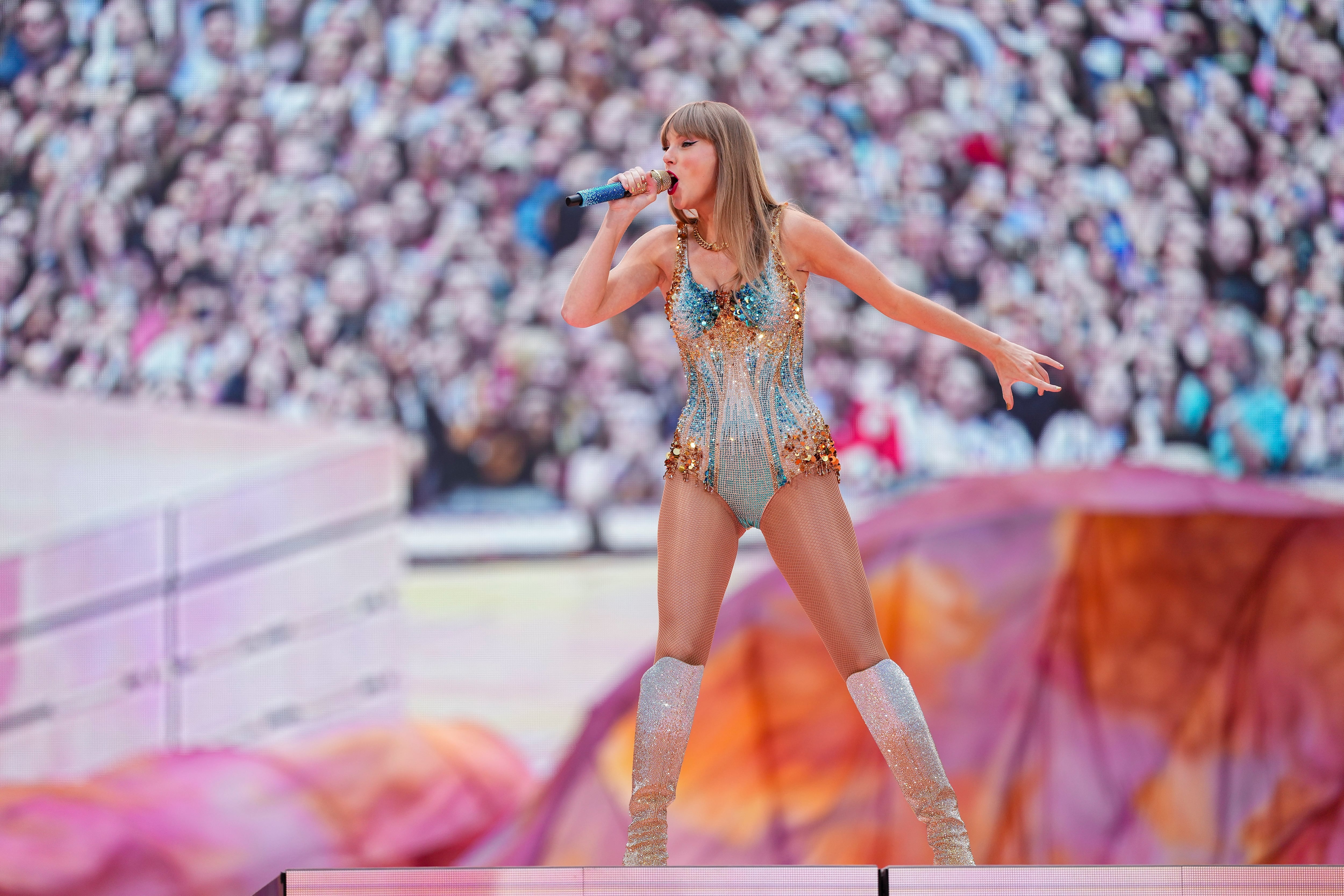 El turismo internacional previsto para la Copa del Mundo es uno de los factores que explican la diferencia frente al impacto económico de los conciertos de Taylor Swift. (Foto Scott A Garfitt/Invision/AP, archivo)